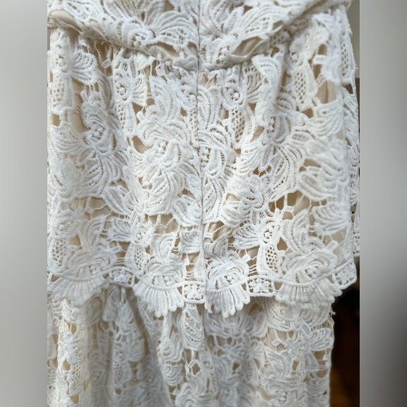 White Lace Tiered Design Sleeveless Midi Dress - Picture 3 of 5